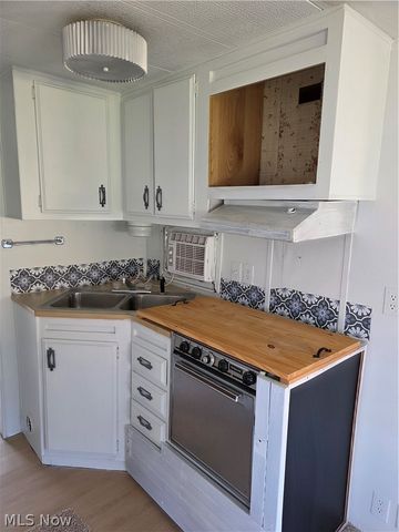 2353-2354 Norman Path, Senecaville, OH 43780