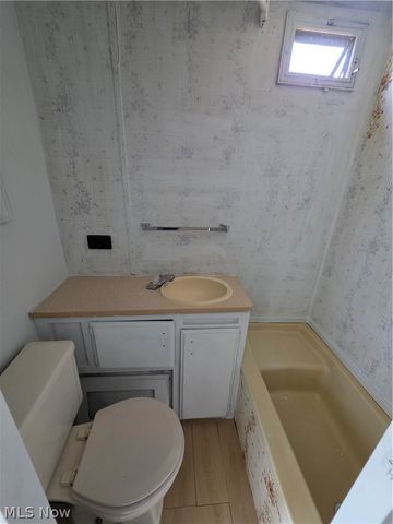 2353-2354 Norman Path, Senecaville, OH 43780