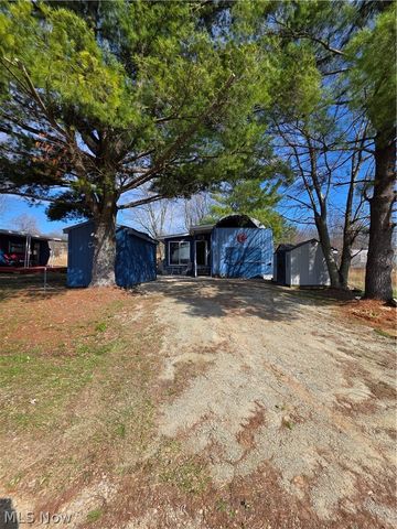 2353-2354 Norman Path, Senecaville, OH 43780