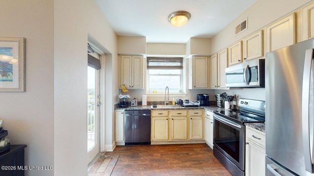 2228 Beach Drive, 909, Gulfport, MS 39507