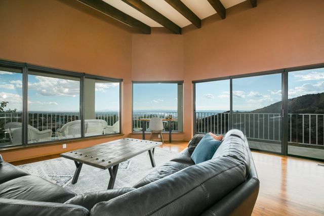 37 Tierra Monte Street NE, Albuquerque, NM 87122