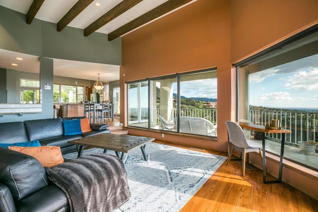 37 Tierra Monte Street NE, Albuquerque, NM 87122