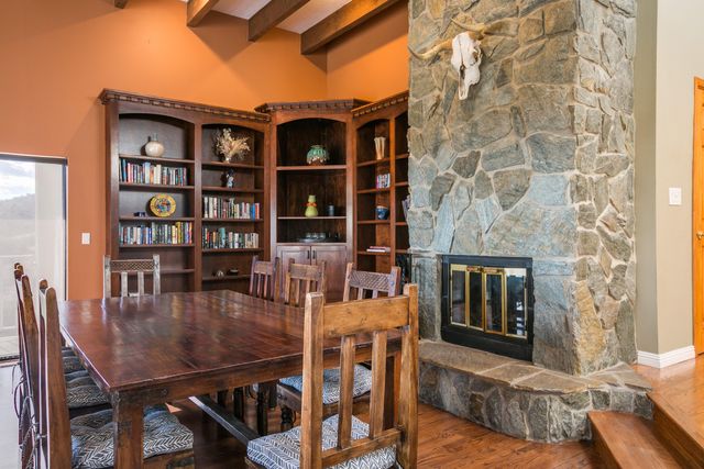 37 Tierra Monte Street NE, Albuquerque, NM 87122