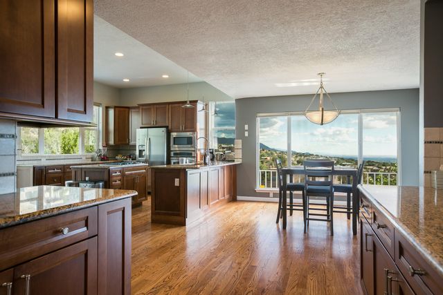 37 Tierra Monte Street NE, Albuquerque, NM 87122