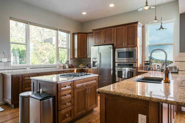 37 Tierra Monte Street NE, Albuquerque, NM 87122