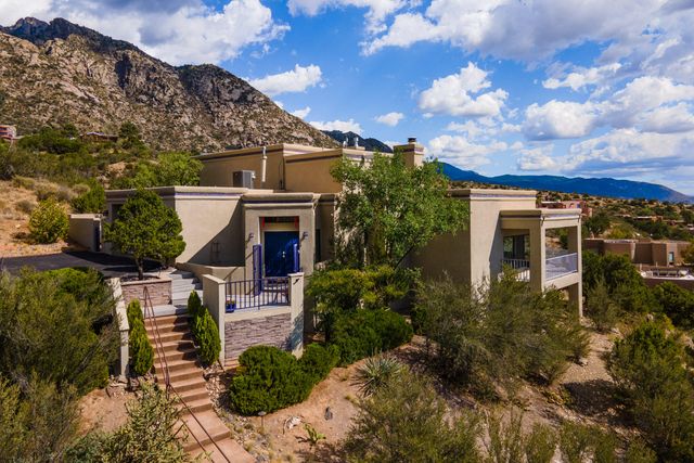 37 Tierra Monte Street NE, Albuquerque, NM 87122