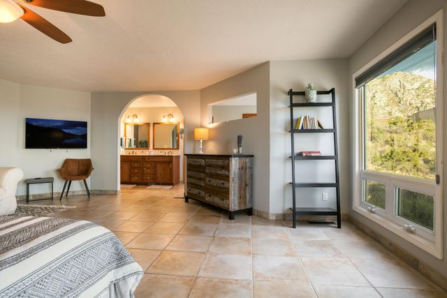 37 Tierra Monte Street NE, Albuquerque, NM 87122