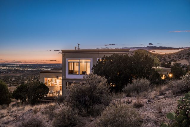 37 Tierra Monte Street NE, Albuquerque, NM 87122