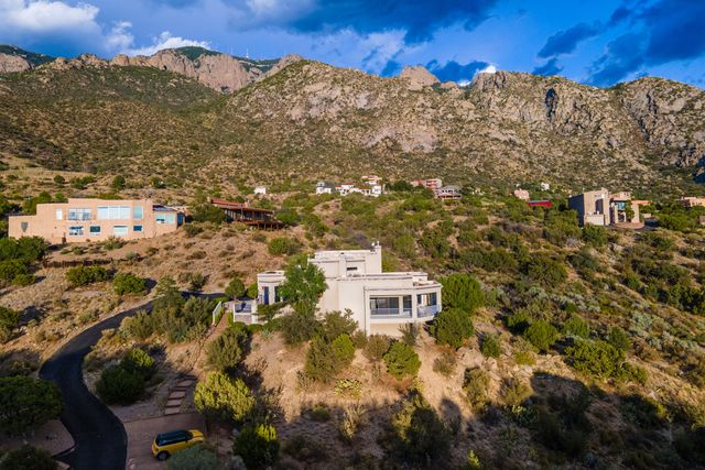 37 Tierra Monte Street NE, Albuquerque, NM 87122