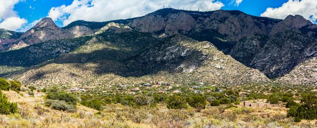 37 Tierra Monte Street NE, Albuquerque, NM 87122