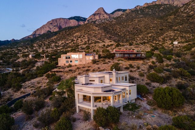 37 Tierra Monte Street NE, Albuquerque, NM 87122