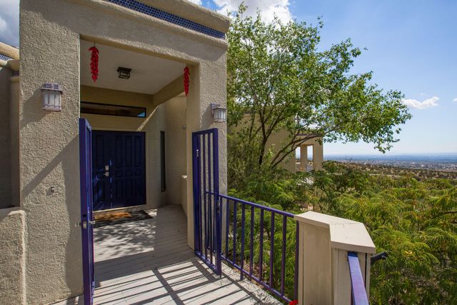 37 Tierra Monte Street NE, Albuquerque, NM 87122