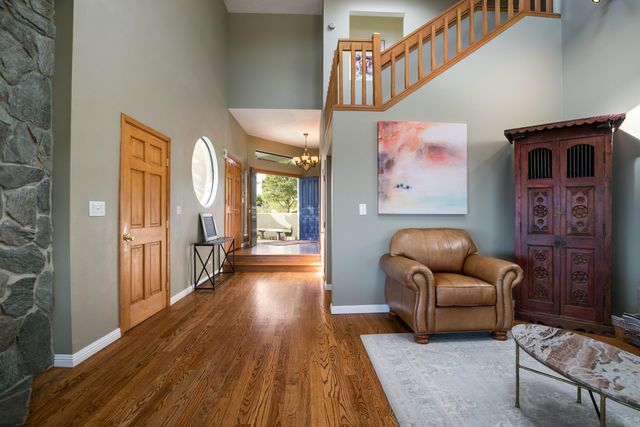 37 Tierra Monte Street NE, Albuquerque, NM 87122