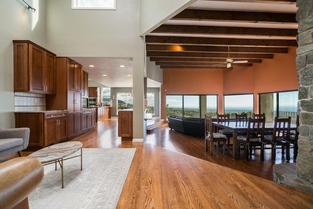 37 Tierra Monte Street NE, Albuquerque, NM 87122