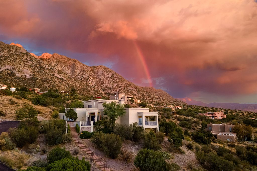 37 Tierra Monte Street NE, Albuquerque, NM 87122