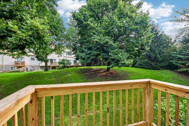 49 Monarch Drive, Streamwood, IL 60107