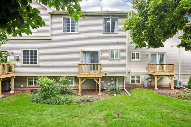 49 Monarch Drive, Streamwood, IL 60107