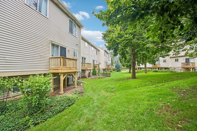 49 Monarch Drive, Streamwood, IL 60107