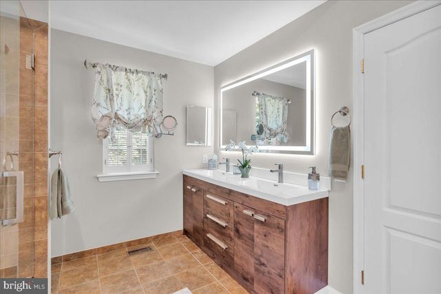 1832 TEABERRY AVE, Williamstown, NJ 08094
