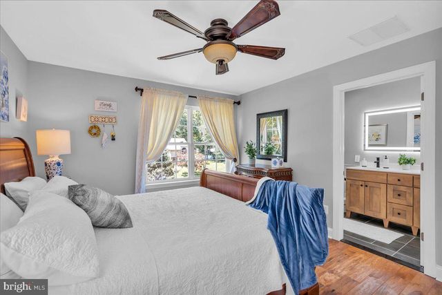 1832 TEABERRY AVE, Williamstown, NJ 08094