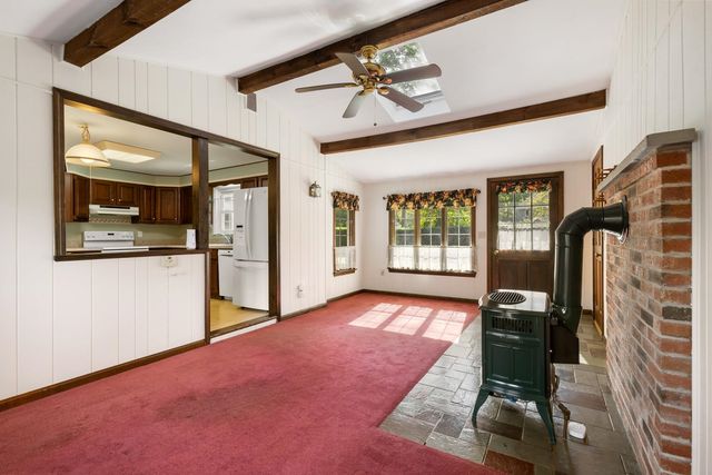 6 Toppan Road, Kingston, NH 03848