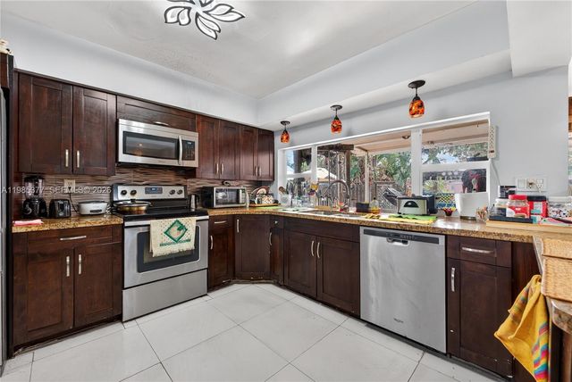 20211 NW 4th Ave, Miami Gardens, FL 33169