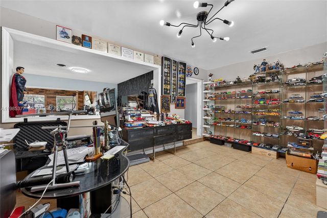 20211 NW 4th Ave, Miami Gardens, FL 33169