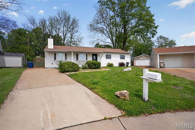 25 Jane Court, Maryland Heights, MO 63043