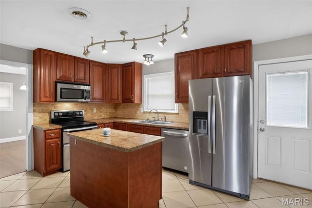 25 Jane Court, Maryland Heights, MO 63043