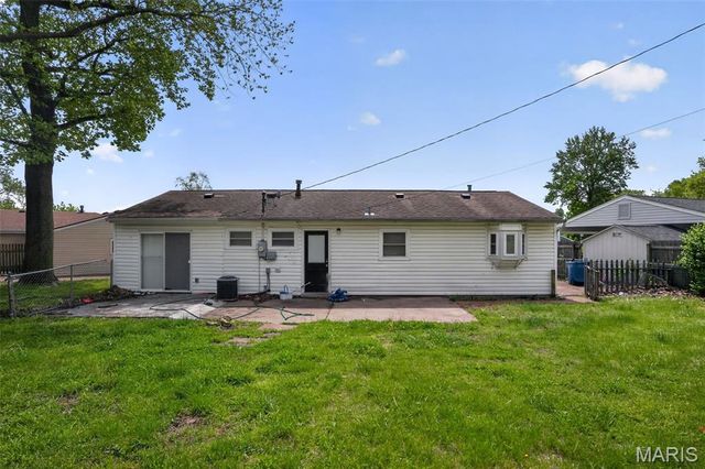 25 Jane Court, Maryland Heights, MO 63043
