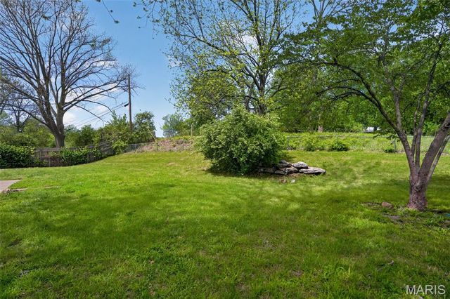 25 Jane Court, Maryland Heights, MO 63043
