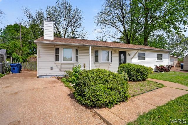 25 Jane Court, Maryland Heights, MO 63043