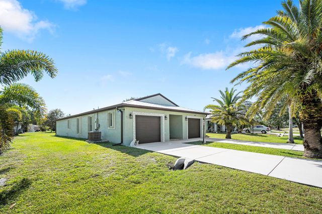 40 Silver Oak Drive, Port St Lucie, FL 34952