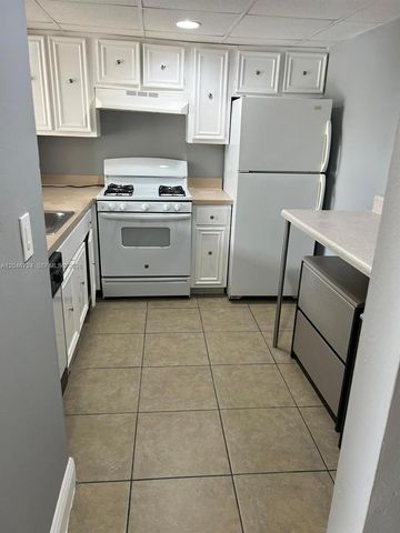 18051 NW 68th Ave K-204, Hialeah, FL 33015