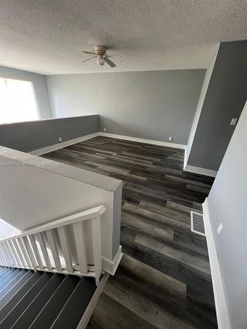 18051 NW 68th Ave K-204, Hialeah, FL 33015