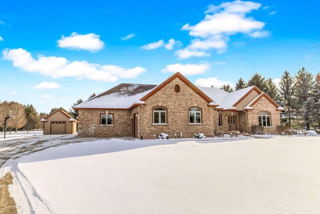 7135 Mullaney COURT, Hartford, WI 53027