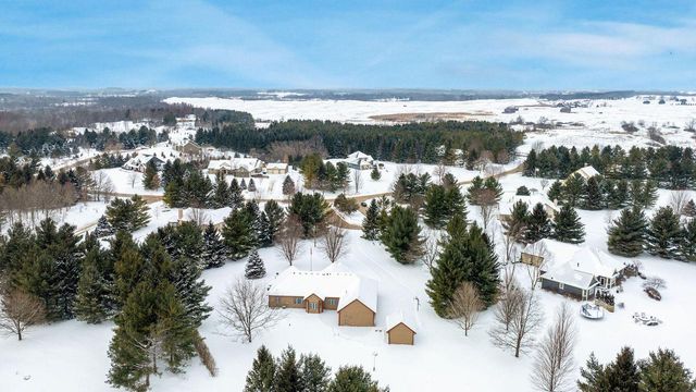 7135 Mullaney COURT, Hartford, WI 53027