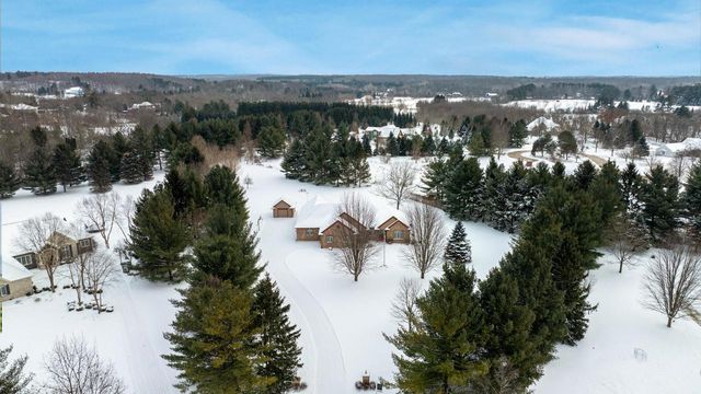 7135 Mullaney COURT, Hartford, WI 53027