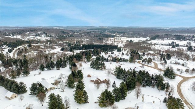 7135 Mullaney COURT, Hartford, WI 53027