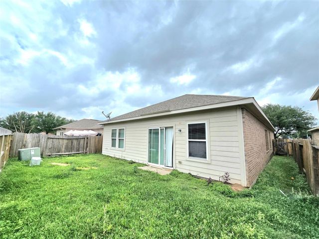18319 Tuscana Shores Drive, Cypress, TX 77433