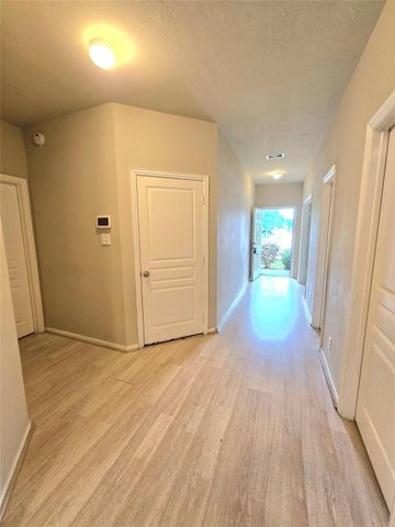 18319 Tuscana Shores Drive, Cypress, TX 77433