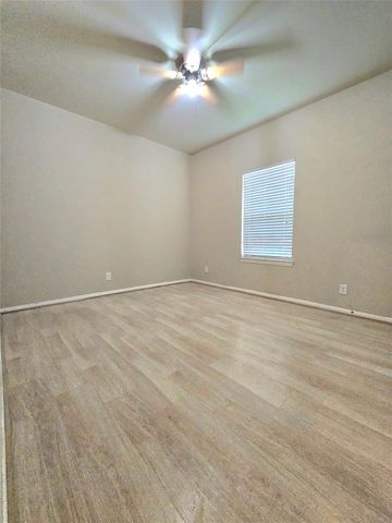 18319 Tuscana Shores Drive, Cypress, TX 77433