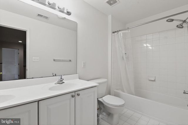 6715 HOLLY FARM LN, Warrenton, VA 20187
