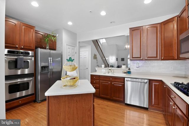 6715 HOLLY FARM LN, Warrenton, VA 20187