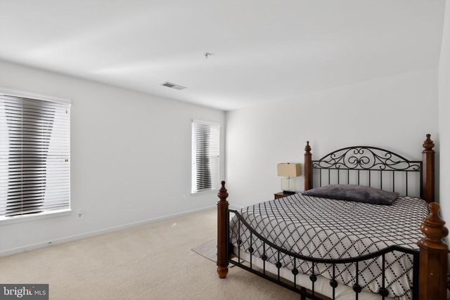 6715 HOLLY FARM LN, Warrenton, VA 20187