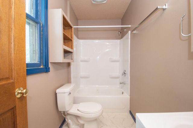 1340 4th Avenue N, Fargo, ND 58102