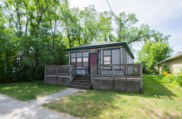 1340 4th Avenue N, Fargo, ND 58102