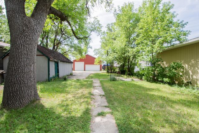 1340 4th Avenue N, Fargo, ND 58102