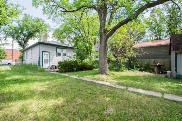 1340 4th Avenue N, Fargo, ND 58102