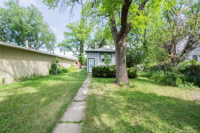 1340 4th Avenue N, Fargo, ND 58102